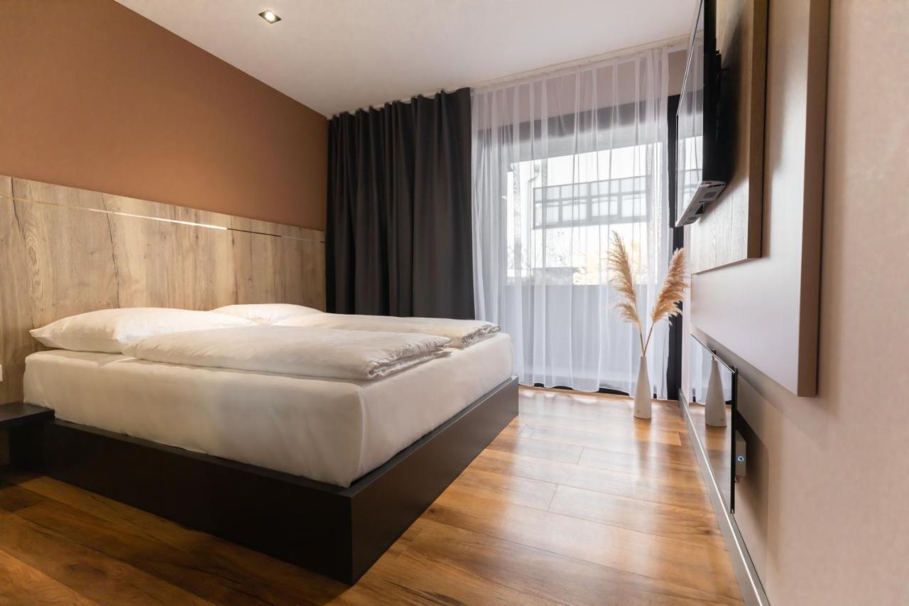 24Seven Hotel Schwabach Exteriör bild