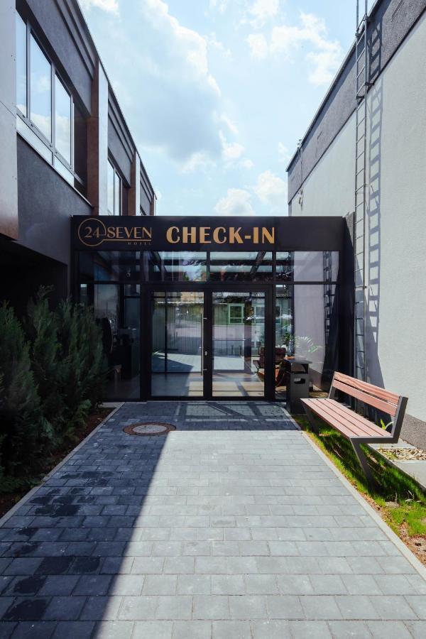 24Seven Hotel Schwabach Exteriör bild